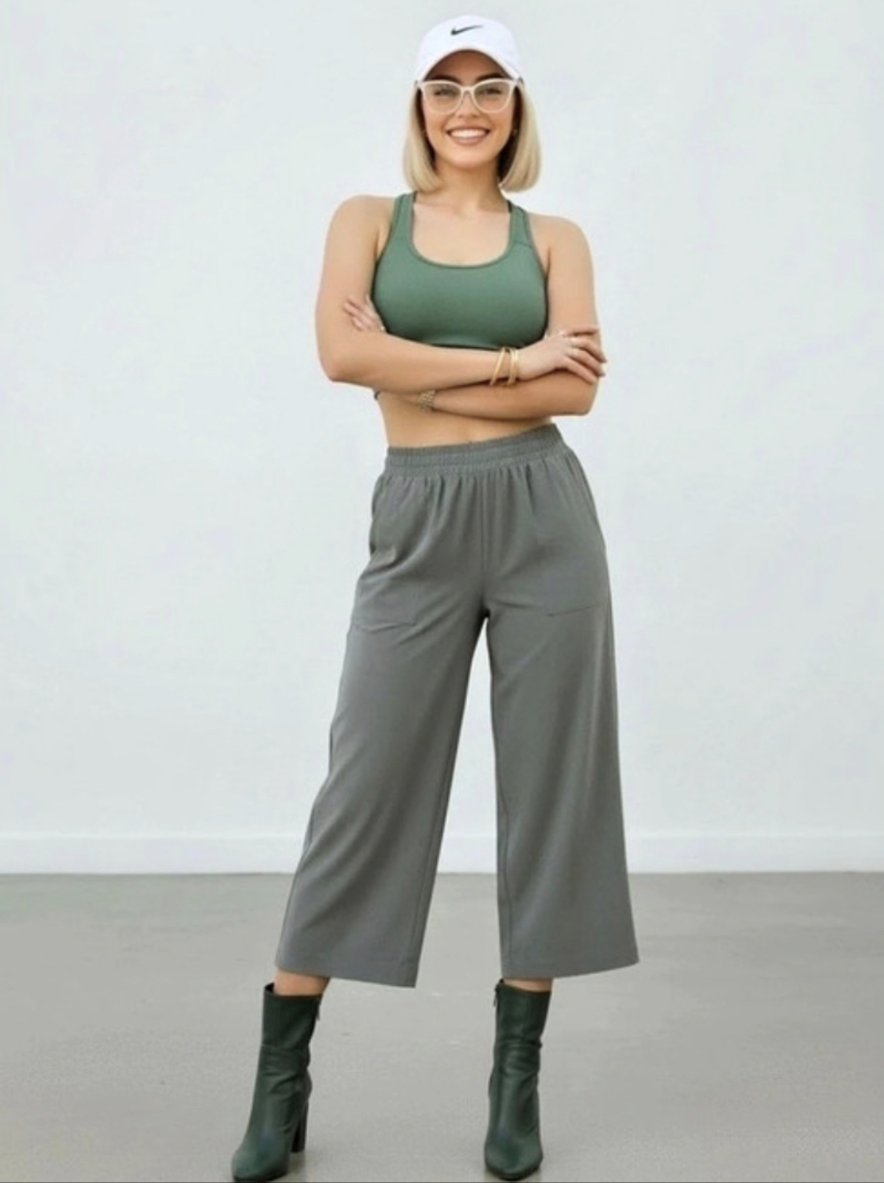Calypso ST  Barth Wide Leg Pants in Gray Size Small .